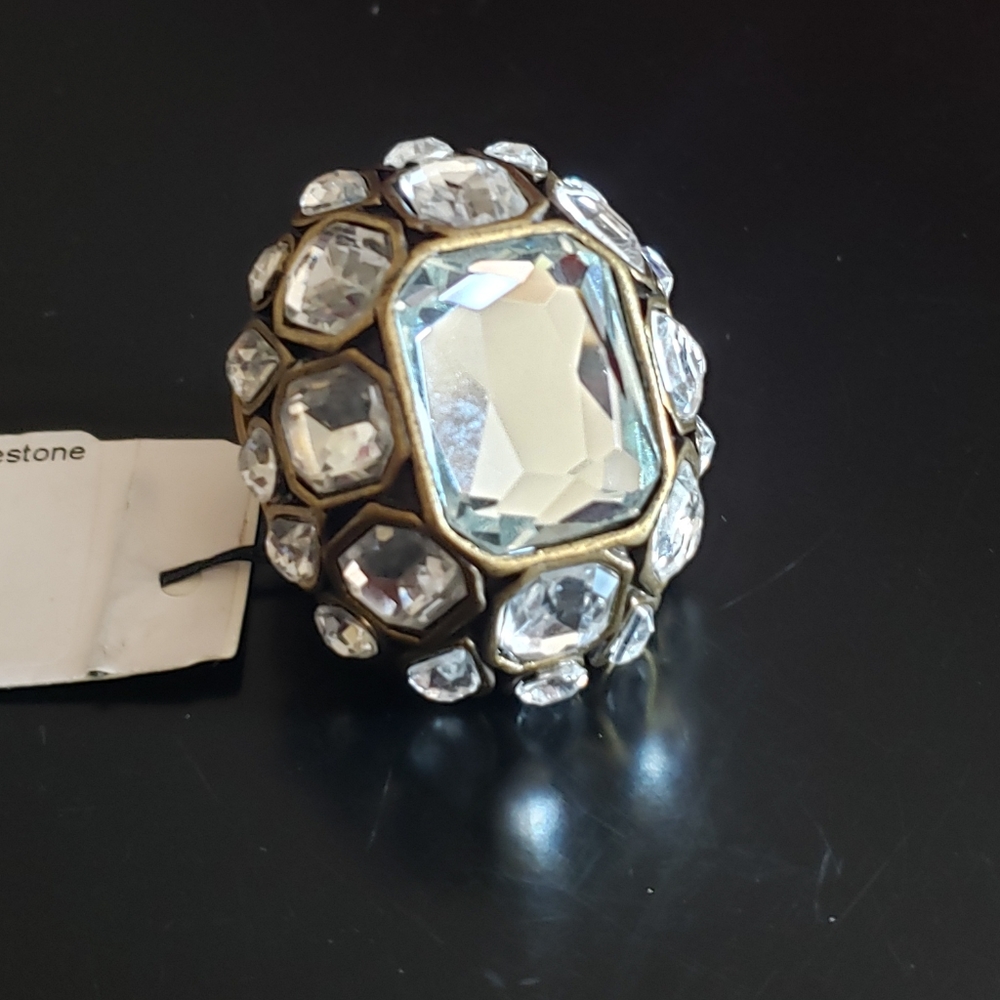 NWT Large Rhinestone Rock Stretch Ring - Picture 2 of 8